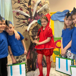 Zabawy teatralno-literackie "Żabek"