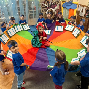 Zabawy teatralno-literackie "Żabek"