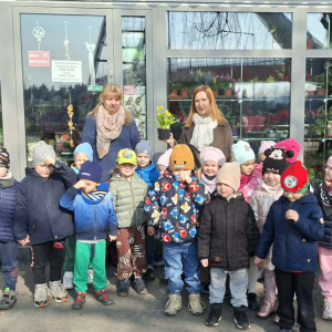 W naszym ogródeczku- zajęcia przyrodniczo- doświadczalne w gr. Dinusie