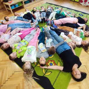 Dzień Kolorowej Skarpetki w grupie "Jeżyki". 