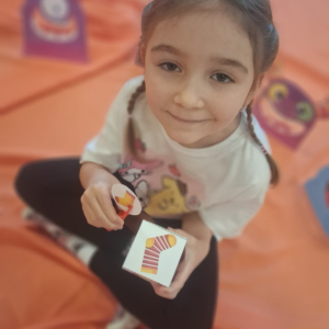 Dzień Kolorowej Skarpetki w grupie "Jeżyki". 