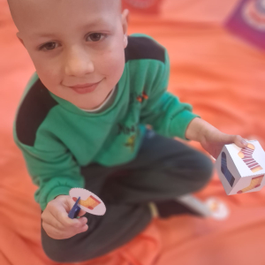 Dzień Kolorowej Skarpetki w grupie "Jeżyki". 