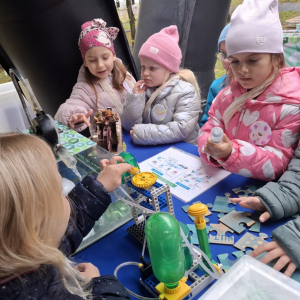 Udział przedszkolaków z Miejskiego Przedszkola w Bukownie    w eko-pikniku w ramach programu Fundusze Europejskie dla Małopolski 2021-2027