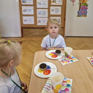 Czekoladowe babeczki w prezencie od Lenki