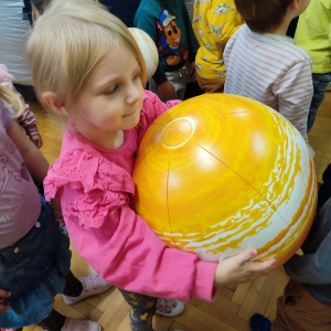 Zapoznanie z wyglądem i nazwami planet