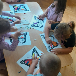Wakacyjne zabawy kreatywne przedszkolaków