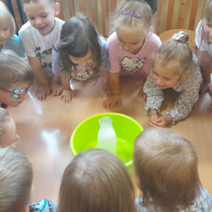Wakacyjne zabawy kreatywne przedszkolaków