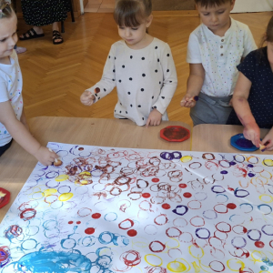 Dzień Kropki w grupie I "Poziomki"