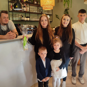 Przyjęcie "Żabek" w restauracji.