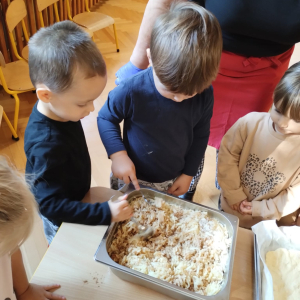 Pieczemy szarlotkę
