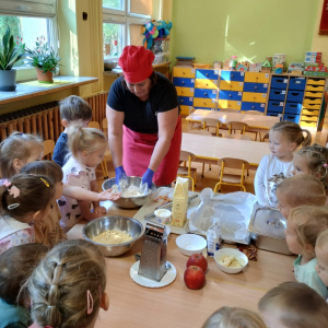 Pieczemy szarlotkę