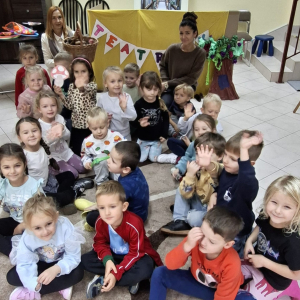 Grupa "Dinusie" w bibliotece