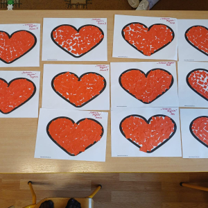 Praca plastyczna "Serduszko przyjaźni"