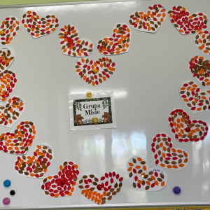 Praca plastyczna "Serduszko z liści"