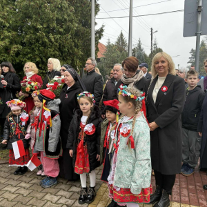 Obchody Dnia Niepodległości z udziałem przedszkolaków z Miejskiego Przedszkola w Bukownie