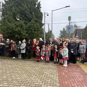 Obchody Dnia Niepodległości z udziałem przedszkolaków z Miejskiego Przedszkola w Bukownie