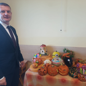 Konkurs na najciekawiej ozdobioną dynię w grupie ”Wiewiórek” i ”Biedronek”.