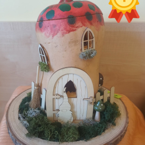 Konkurs na najciekawiej ozdobioną dynię w grupie ”Wiewiórek” i ”Biedronek”.