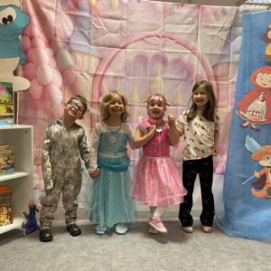 Dzień Postaci z Bajek w grupie "Kropeczek".