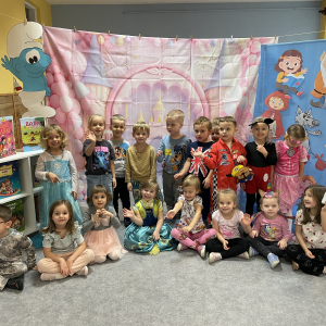 Dzień Postaci z Bajek w grupie "Kropeczek".