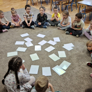 Międzynarodowy Dzień Praw Dziecka w grupie ”Dinusie”.