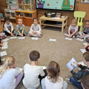 Międzynarodowy Dzień Praw Dziecka w grupie ”Dinusie”.