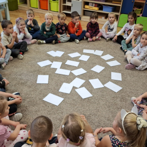 Międzynarodowy Dzień Praw Dziecka w grupie ”Dinusie”.