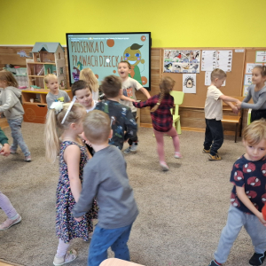 Zabawa przy piosence "Dziecka prawa".