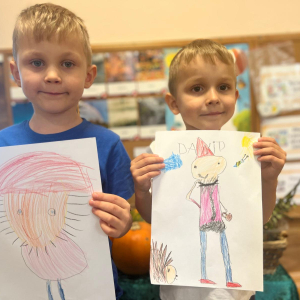 Zabawy teatralno-literackie w grupie V - Żabek.