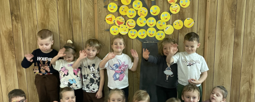 Dzień Życzliwości i Pozdrowień w grupie "Kropeczek" i "Dinusiów"