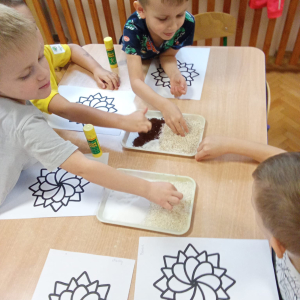 Wysypywanki - zabawy sensoryczne