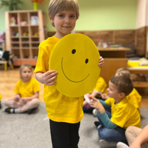 Dzień życzliwości w grupie "Żabek" i "Jezyków".