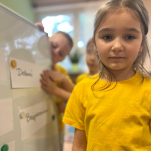 Dzień życzliwości w grupie "Żabek" i "Jezyków".