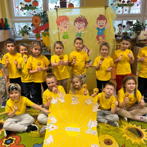 Dzień życzliwości w grupie "Żabek" i "Jezyków".