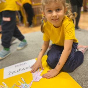 Dzień życzliwości w grupie "Żabek" i "Jezyków".