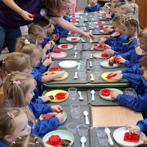 Mikołajkowe warsztaty ”Kropeczek” i ”Stokrotek”.