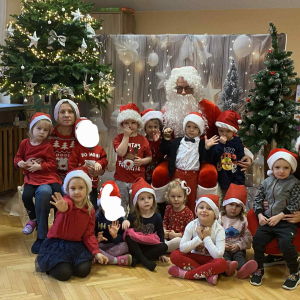 Spotkanie "Wiewiórek" z Mikołajem.